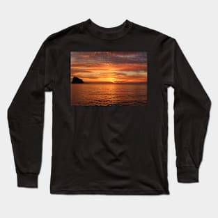 SENSATIONAL SUNSET OUT ON THE HORIZON DESIGN Long Sleeve T-Shirt